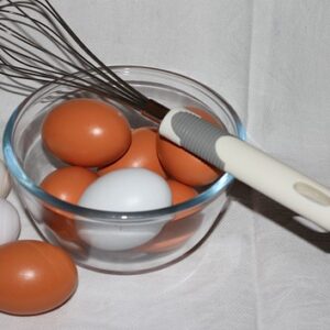 how to easily peel hard boiled eggs 2